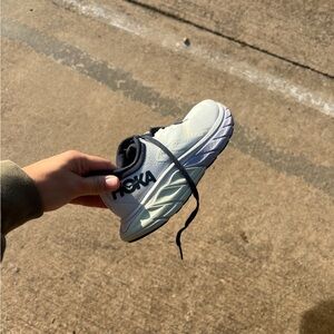 Women’s Hokas Size 6
